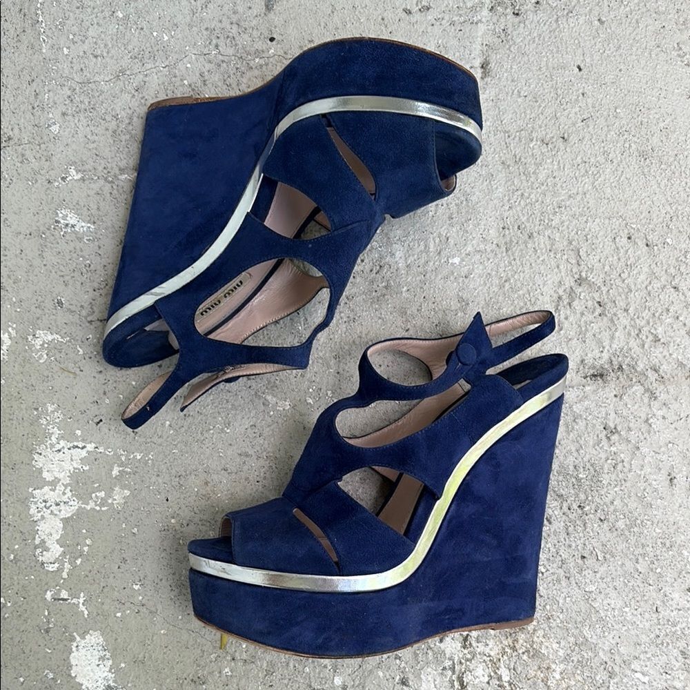 Miu Miu cut out platforms